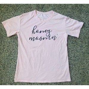Honeymoon Vacation Tee size Small - Honey Moonin'